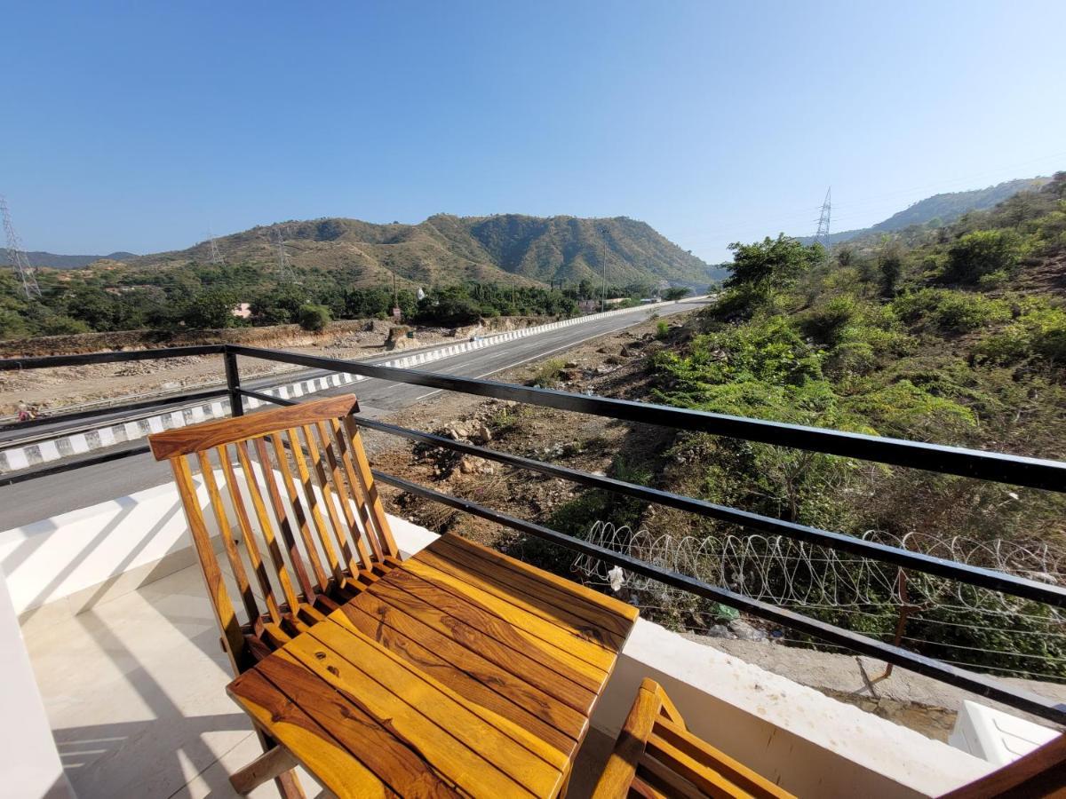 Aura Gold Resort Udajpur Exteriér fotografie