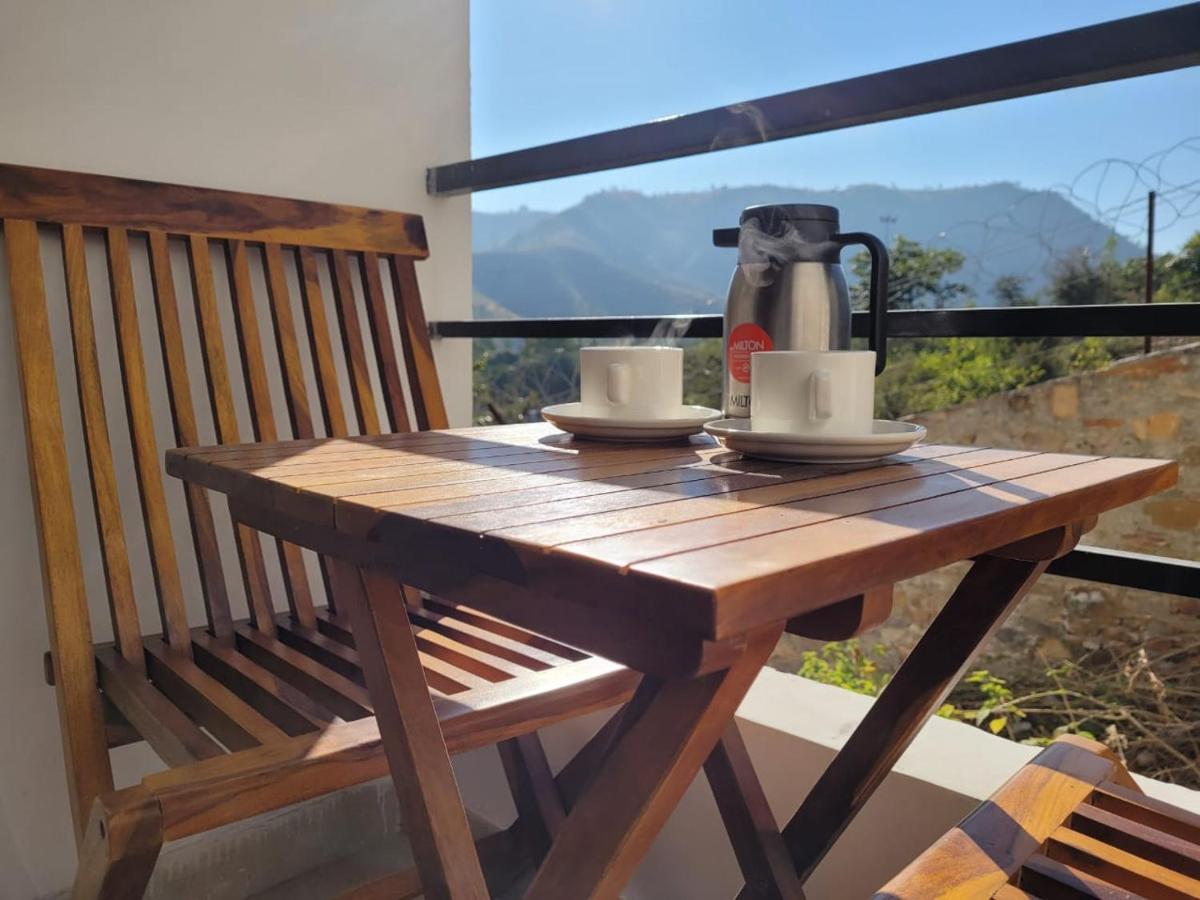 Aura Gold Resort Udajpur Exteriér fotografie